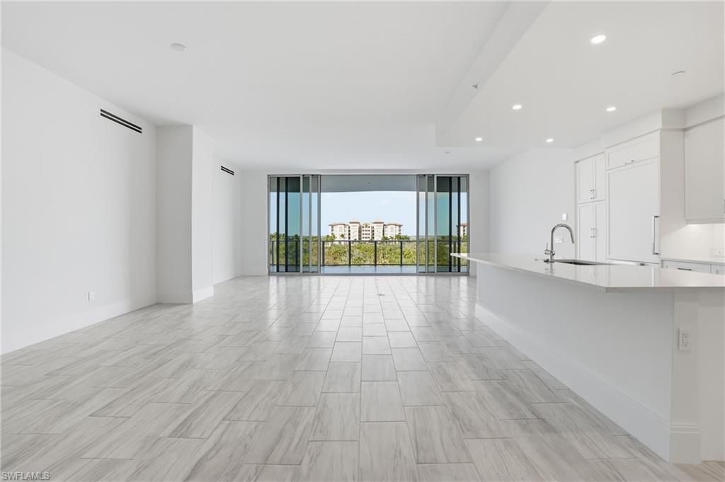 4810 Pelican Colony, Unit 404, Bonita Springs, FL 34134 Photo