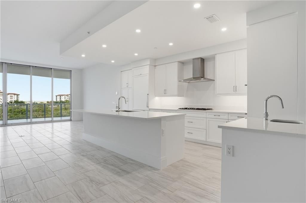 4810 Pelican Colony, Unit 404, Bonita Springs, FL 34134 Photo