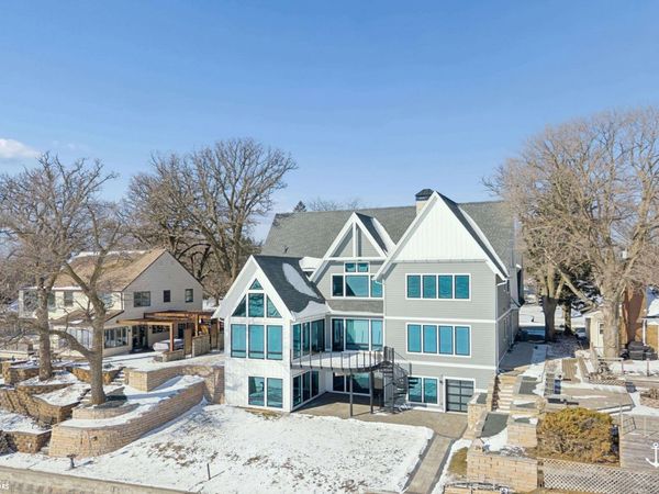 1811 N Shore Drive, Clear Lake, IA 50428