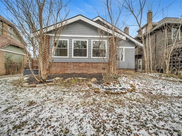 3327 Bradford Road, Cleveland Heights, OH 44118