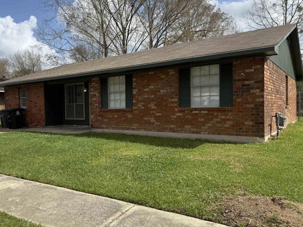 12212 Mumford Dr, Baton Rouge, LA 70807