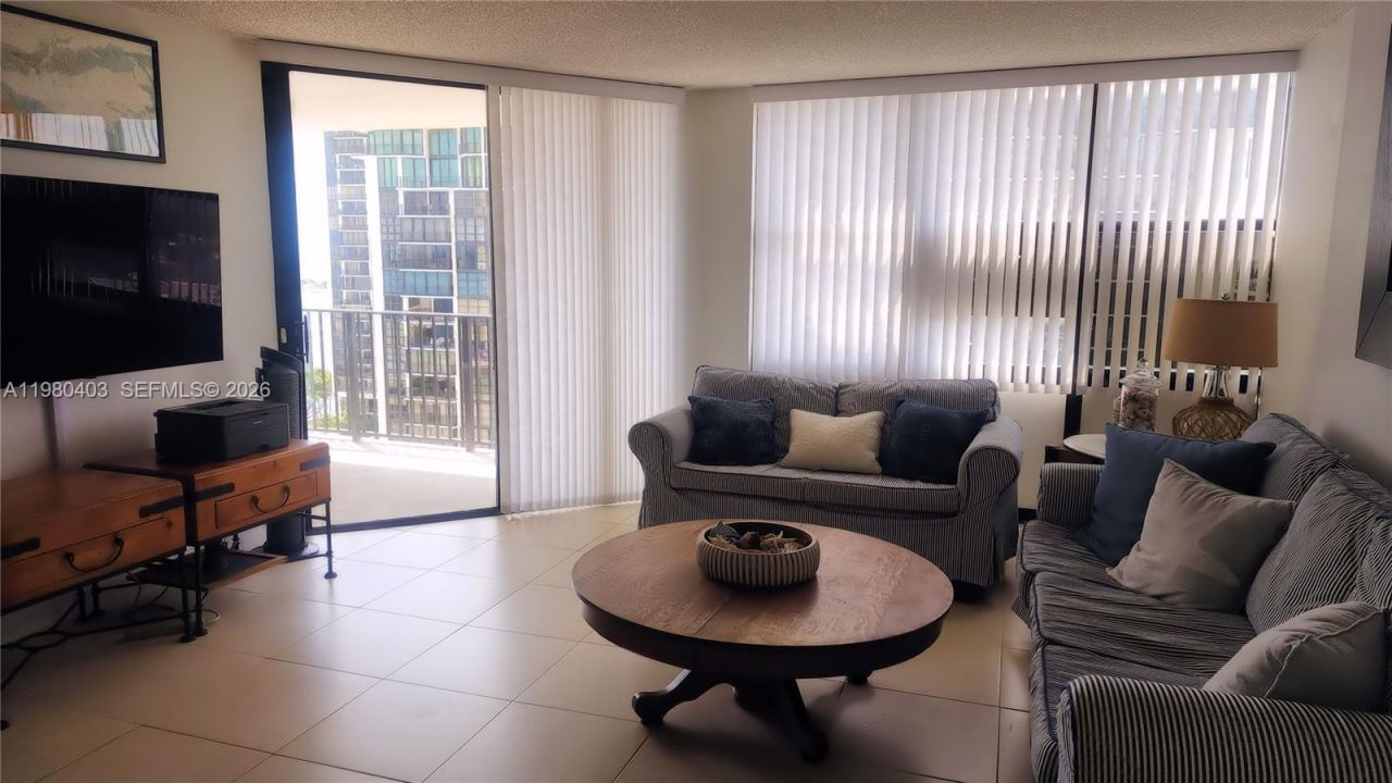 1901 Brickell Ave, Unit B1407, Miami, FL 33129 Photo