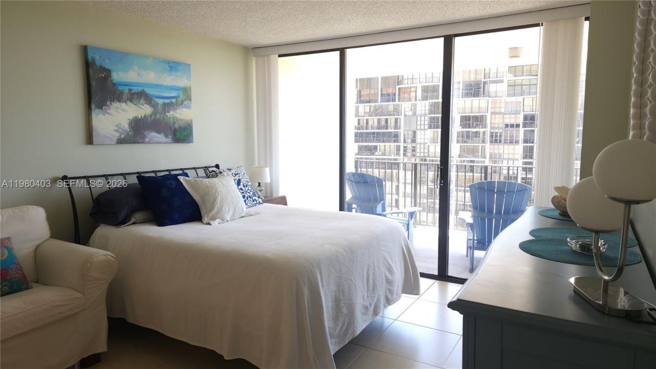 1901 Brickell Ave, Unit B1407, Miami, FL 33129 Photo