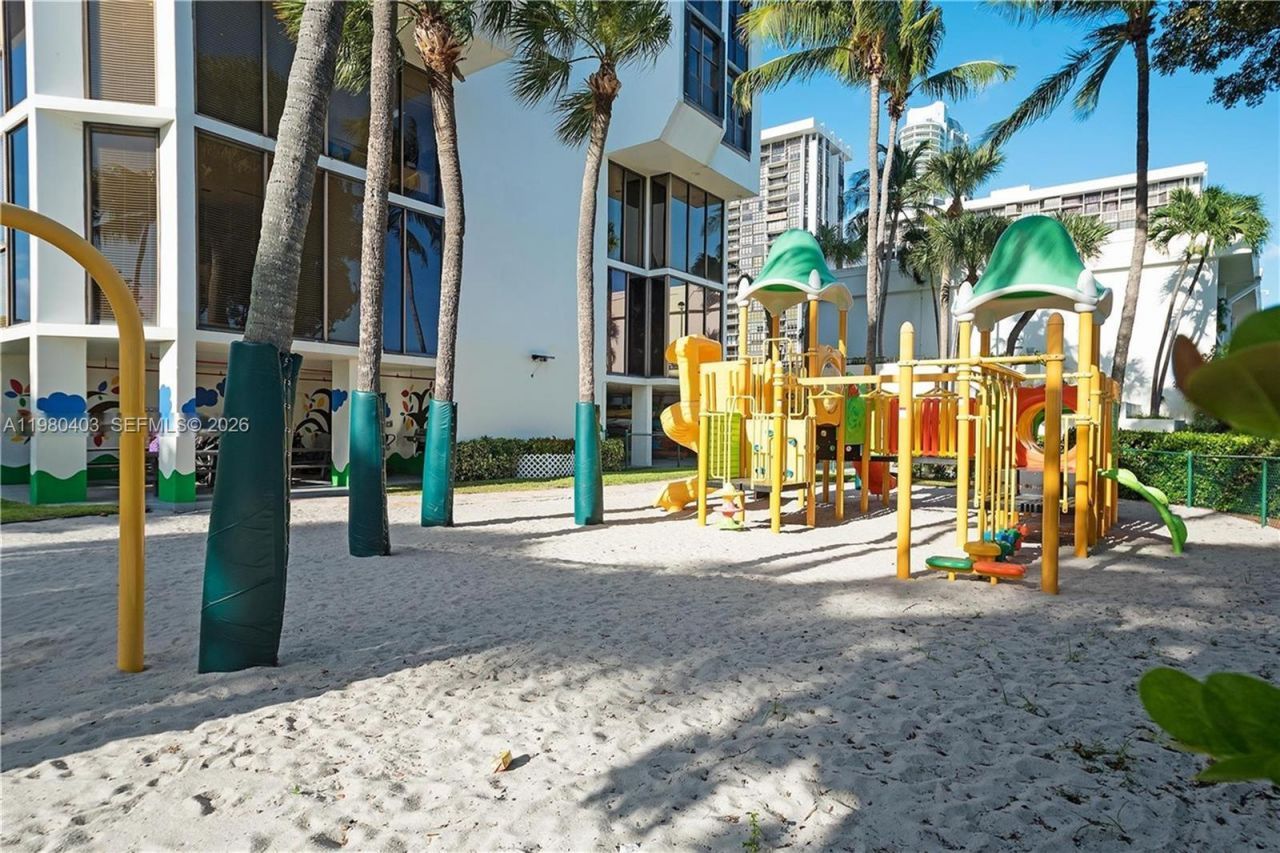 1901 Brickell Ave, Unit B1407, Miami, FL 33129 Photo