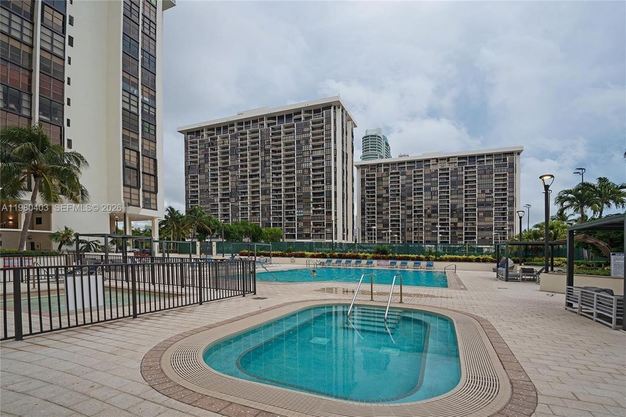1901 Brickell Ave, Unit B1407, Miami, FL 33129 Photo