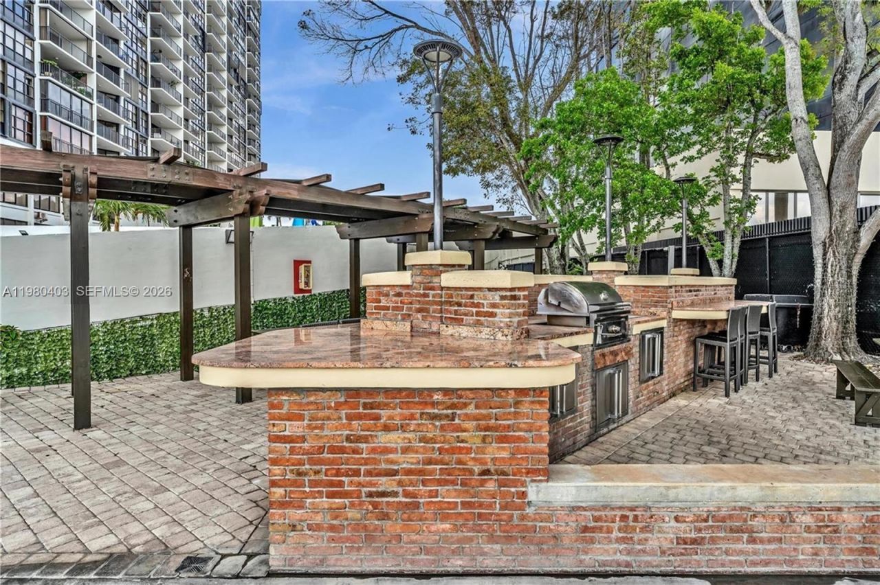 1901 Brickell Ave, Unit B1407, Miami, FL 33129 Photo