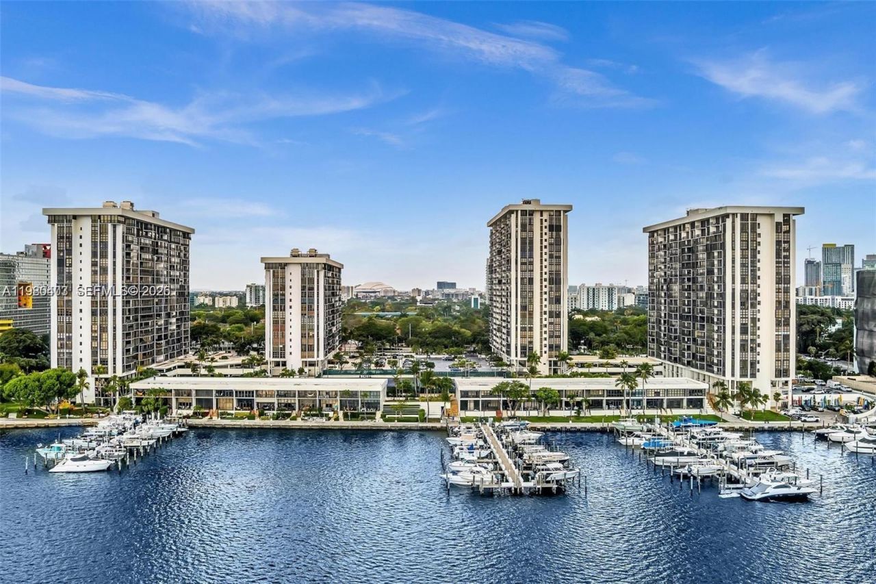 1901 Brickell Ave, Unit B1407, Miami, FL 33129 Photo