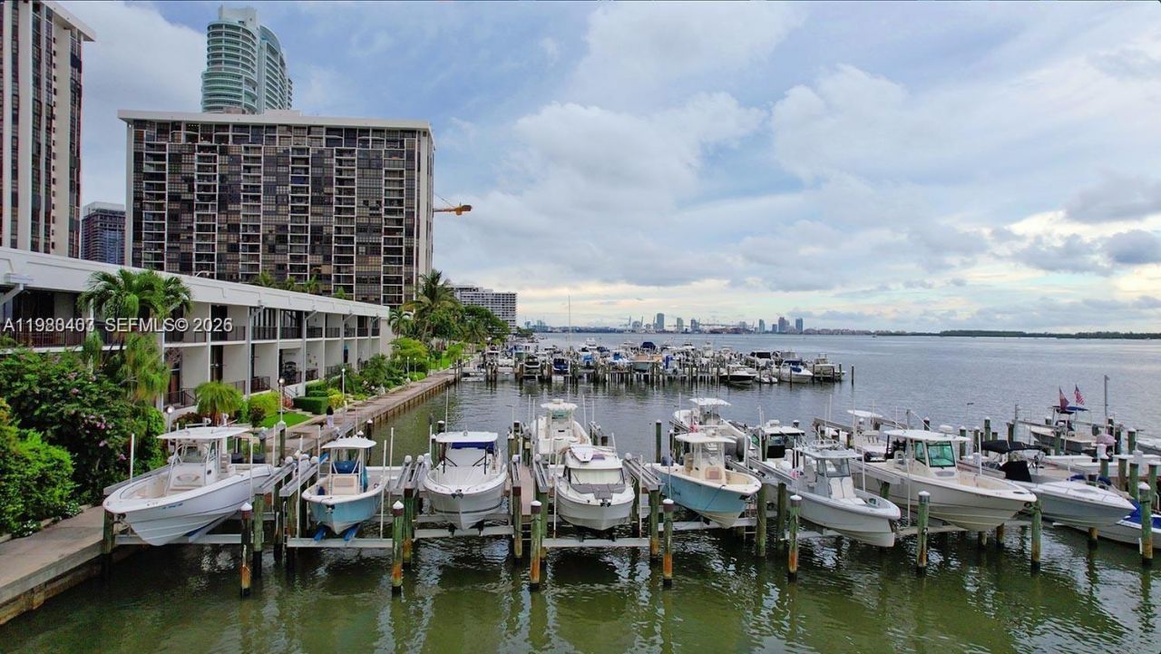 1901 Brickell Ave, Unit B1407, Miami, FL 33129 Photo