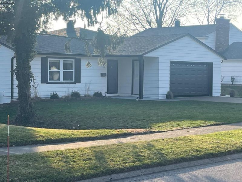 323 Portland Drive, Huron, OH 44839 Photo 3