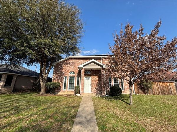 805 Hillbrooke Drive, Arlington, TX 76001