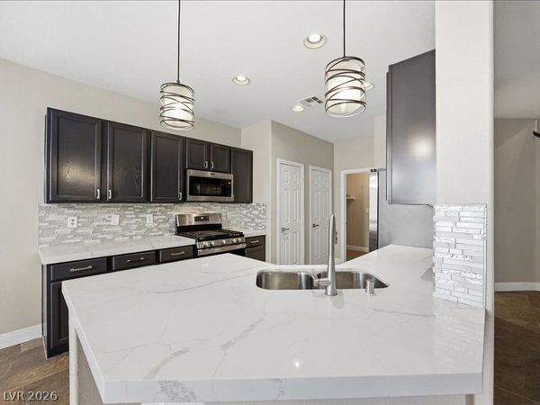 6416 Alderlyn Avenue, Las Vegas, NV 89122