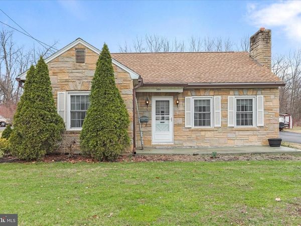 301 ROXBURY ROAD, SHIPPENSBURG, PA 17257