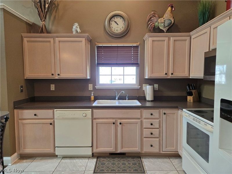 1470 Camden Ridge Boulevard , Unit 42, Green, OH 44312 Photo 11