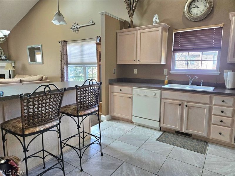 1470 Camden Ridge Boulevard , Unit 42, Green, OH 44312 Photo 8