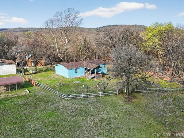 9838 S 4392 , Locust Grove, OK 74352