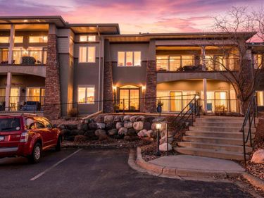 10806 S Shore Drive, Unit 103, Plymouth, MN 55441