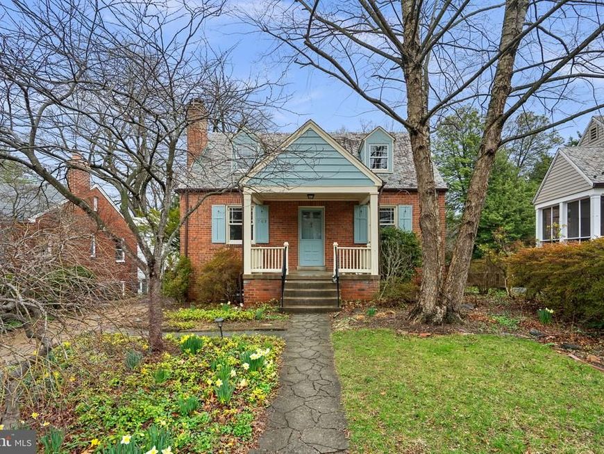 709 Woodside Parkway, Silver Spring, MD 20910 Main Photo