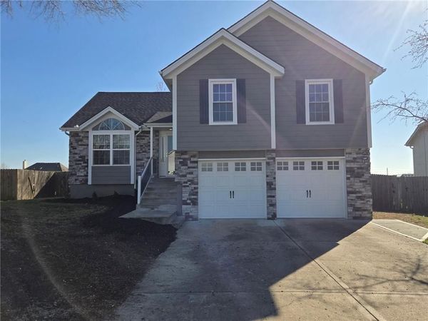 1103 S Huntington Drive, Greenwood, MO 64034
