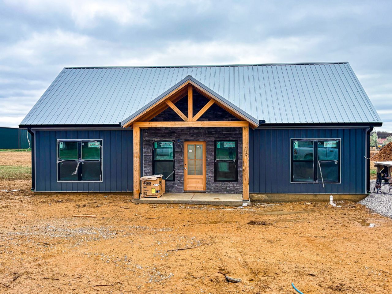 142 Edgewood Dr, Hohenwald, TN 38462 Main Photo