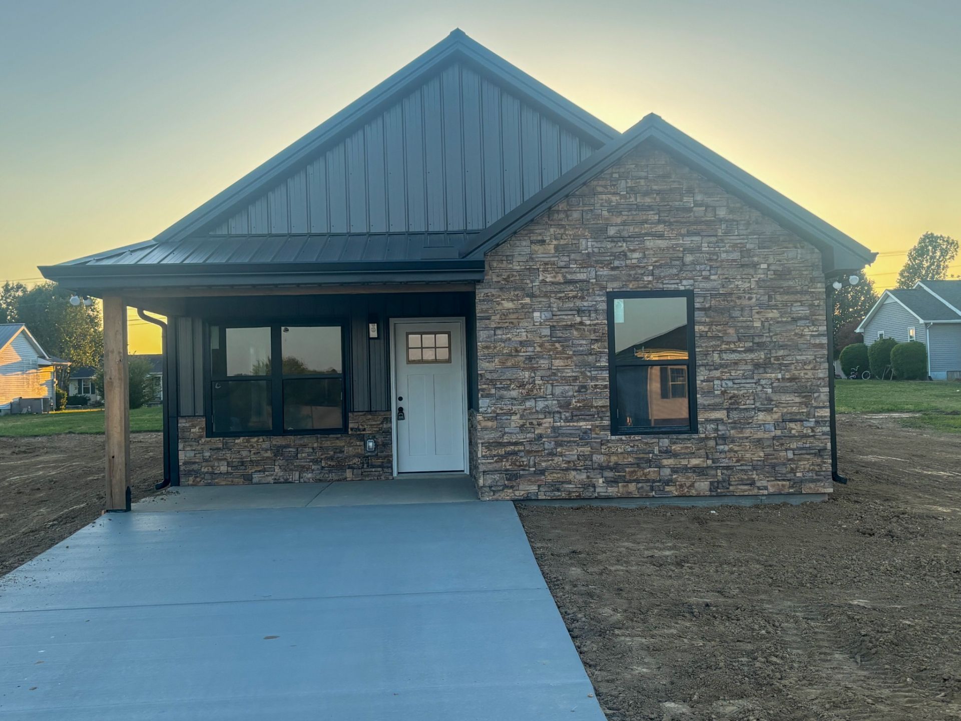 169 Edgewood Dr, Hohenwald, TN 38462 Main Photo