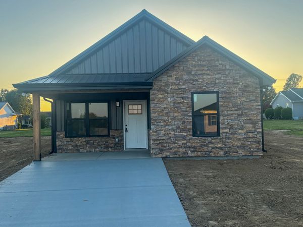 169 Edgewood Dr, Hohenwald, TN 38462