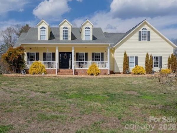 3131 Christie Road, Hudson, NC 28638