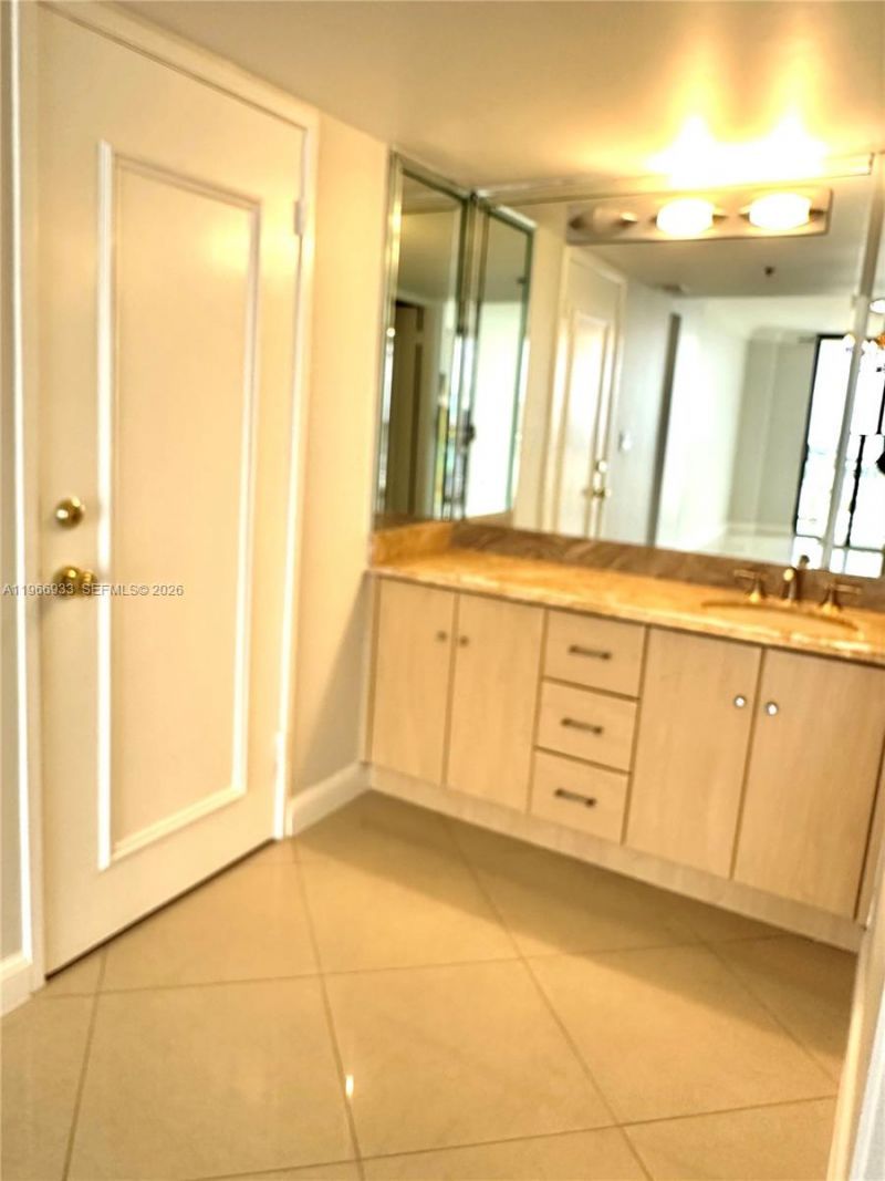 210 174th St , Unit 2411, Sunny Isles Beach, FL 33160 Photo
