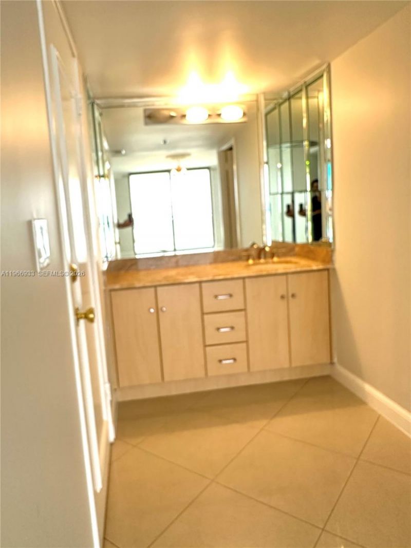 210 174th St , Unit 2411, Sunny Isles Beach, FL 33160 Photo