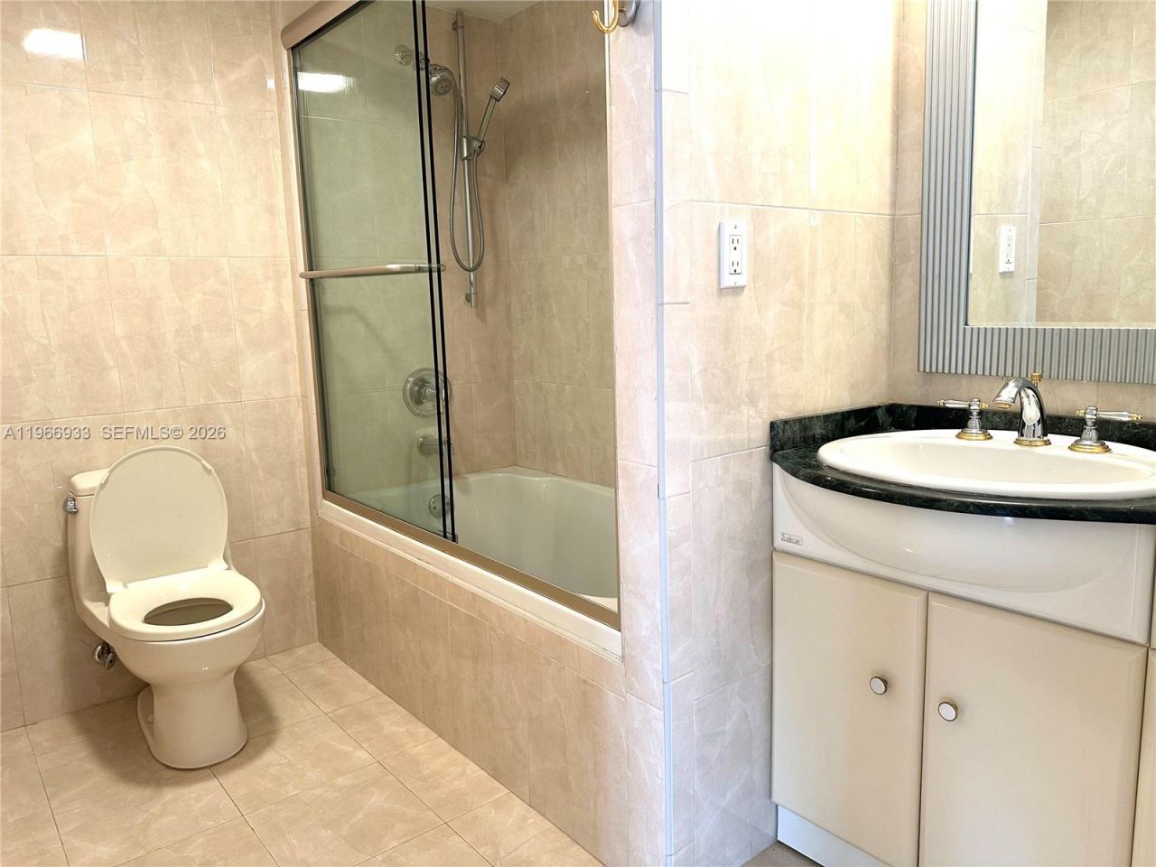 210 174th St , Unit 2411, Sunny Isles Beach, FL 33160 Photo