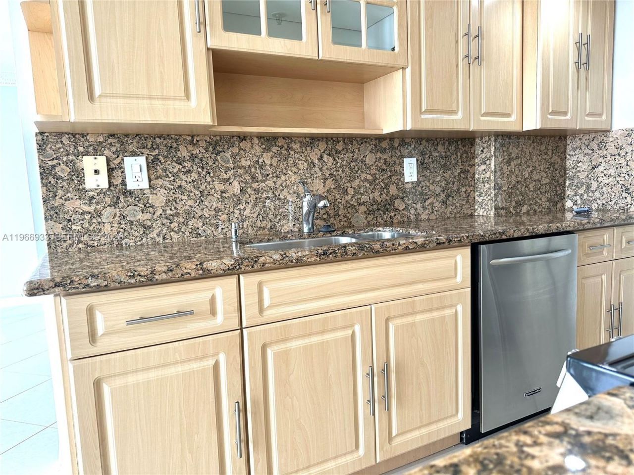 210 174th St , Unit 2411, Sunny Isles Beach, FL 33160 Photo