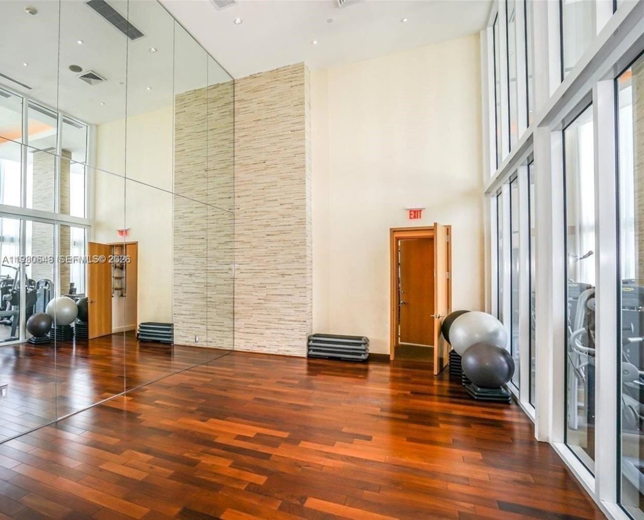 15901 Collins Ave , Unit 405, Sunny Isles Beach, FL 33160 Photo