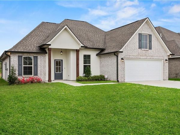 1421 ZACHERY Court, Covington, LA 70435