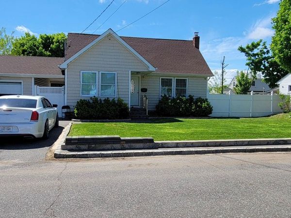 11 Jefferson Street, Copiague, NY 11726