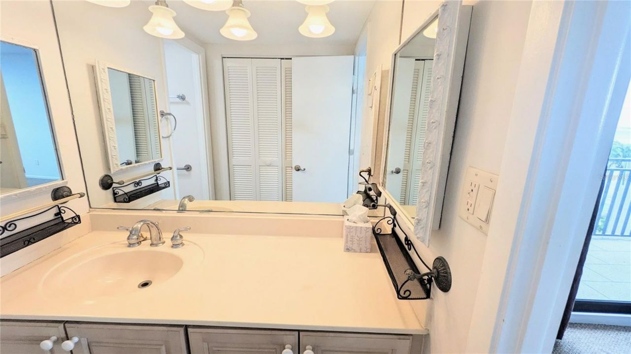 4822 Ocean Boulevard, Unit 5F, Sarasota, FL 34242 Photo