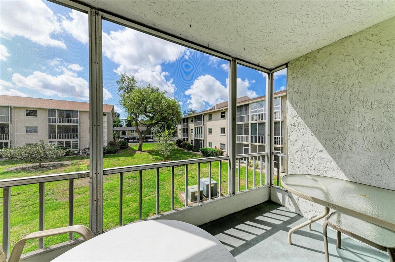 3983 Maceachen Boulevard, Unit 424, Sarasota, FL 34233 Photo