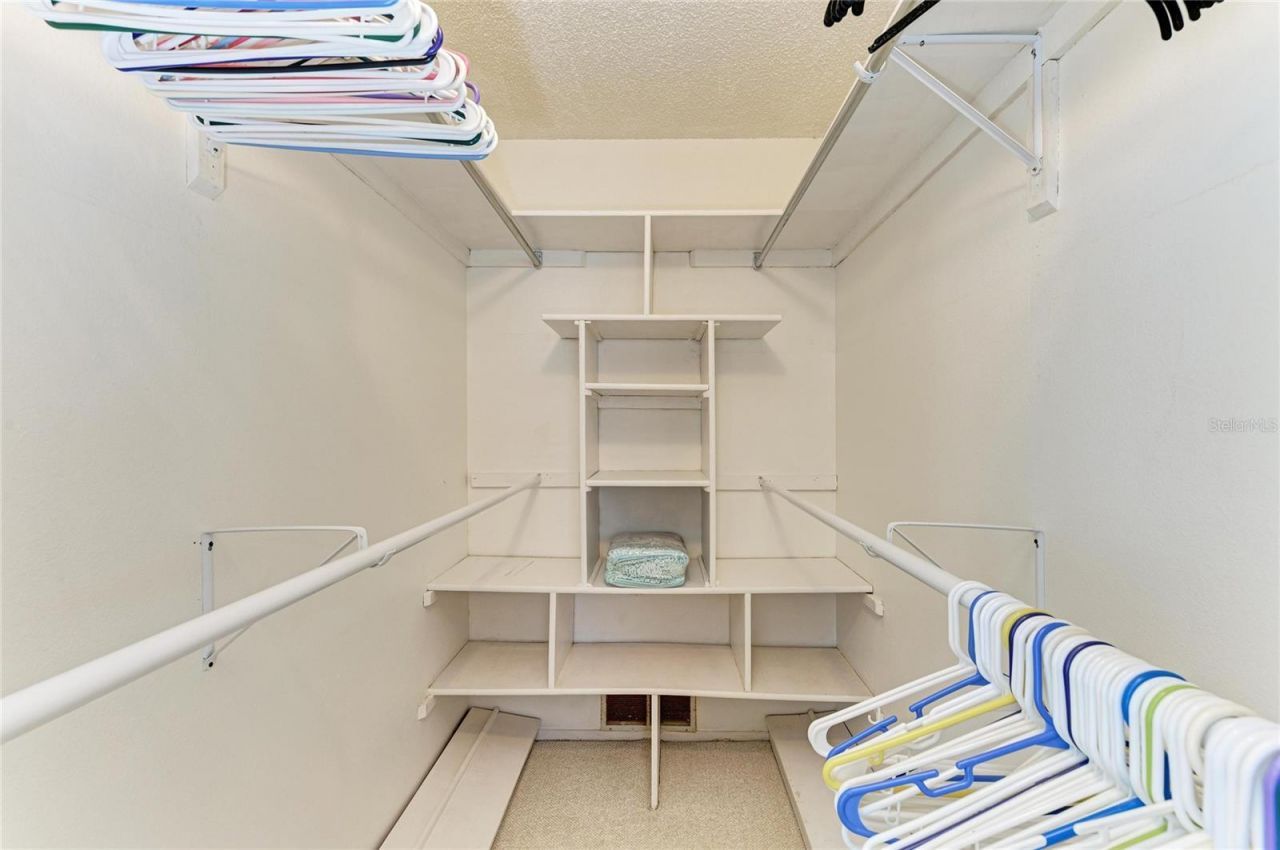 3983 Maceachen Boulevard, Unit 424, Sarasota, FL 34233 Photo