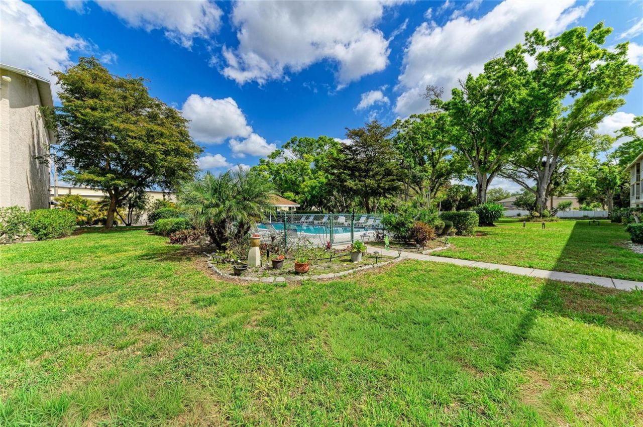 3983 Maceachen Boulevard, Unit 424, Sarasota, FL 34233 Photo