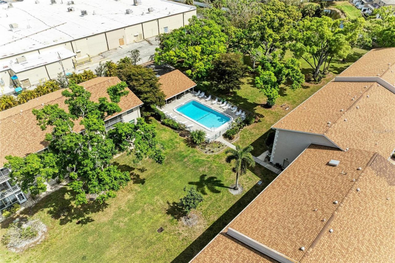 3983 Maceachen Boulevard, Unit 424, Sarasota, FL 34233 Photo