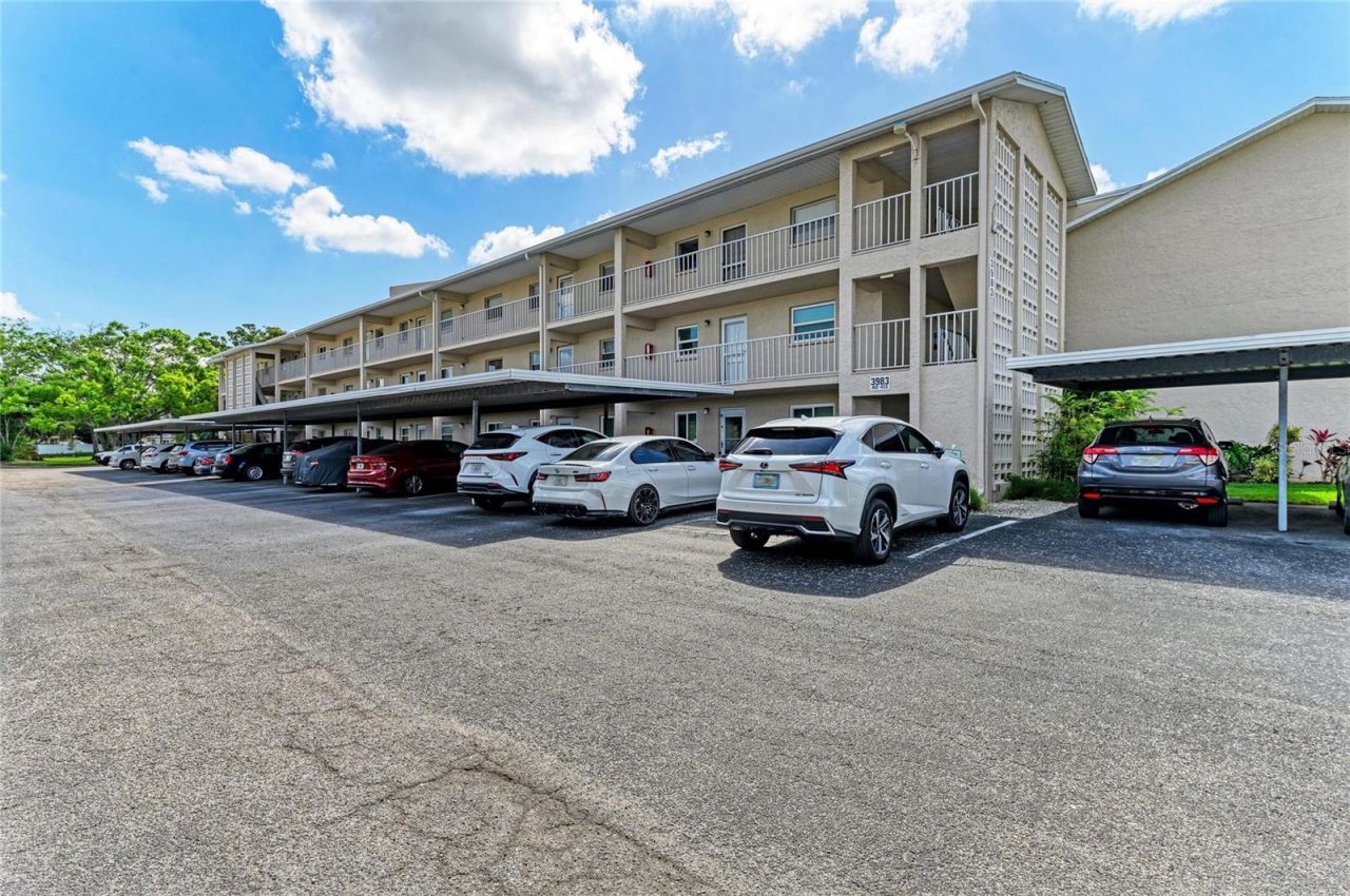 3983 Maceachen Boulevard, Unit 424, Sarasota, FL 34233 Photo