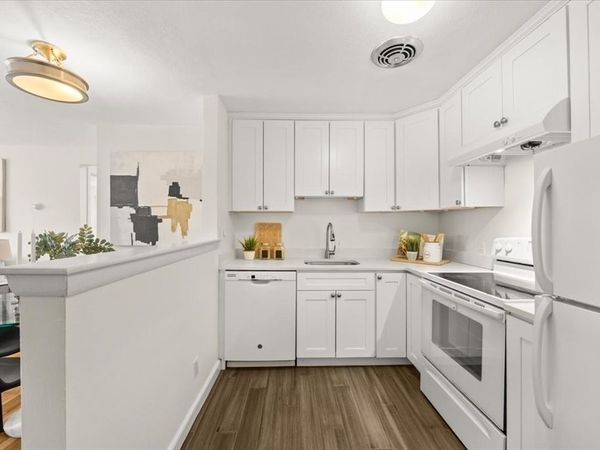 51 Warren St, Unit 1-3, Waltham, MA 02453