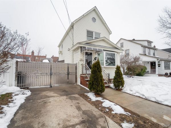 95-11 238th Street , Floral Park, NY 11001