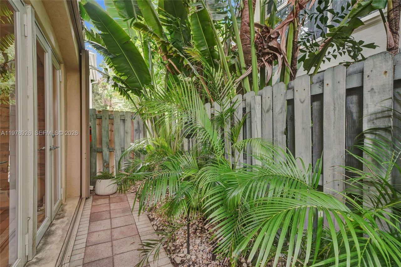 19413 38th Ct, Sunny Isles Beach, FL 33160 Photo