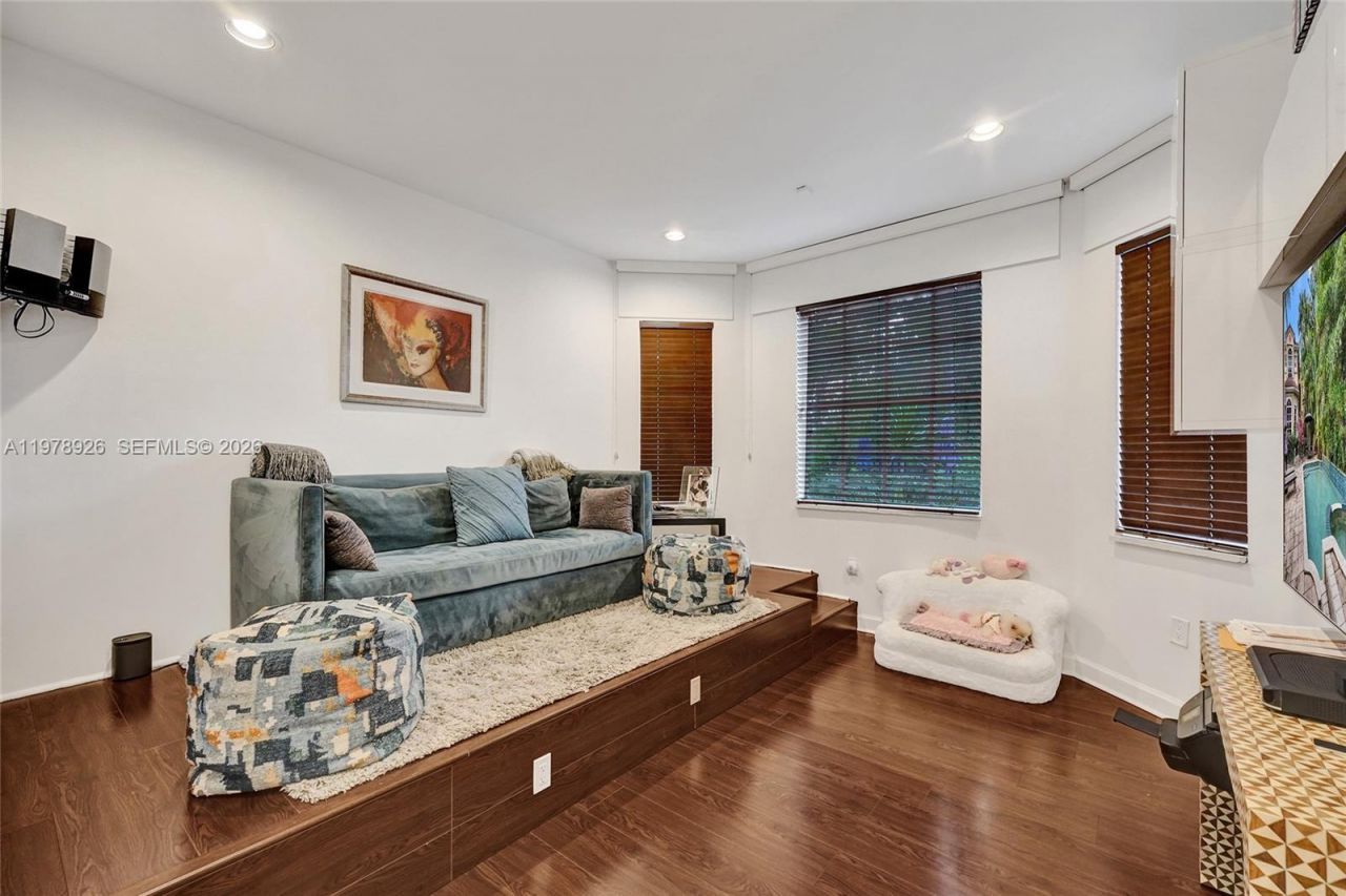 19413 38th Ct, Sunny Isles Beach, FL 33160 Photo