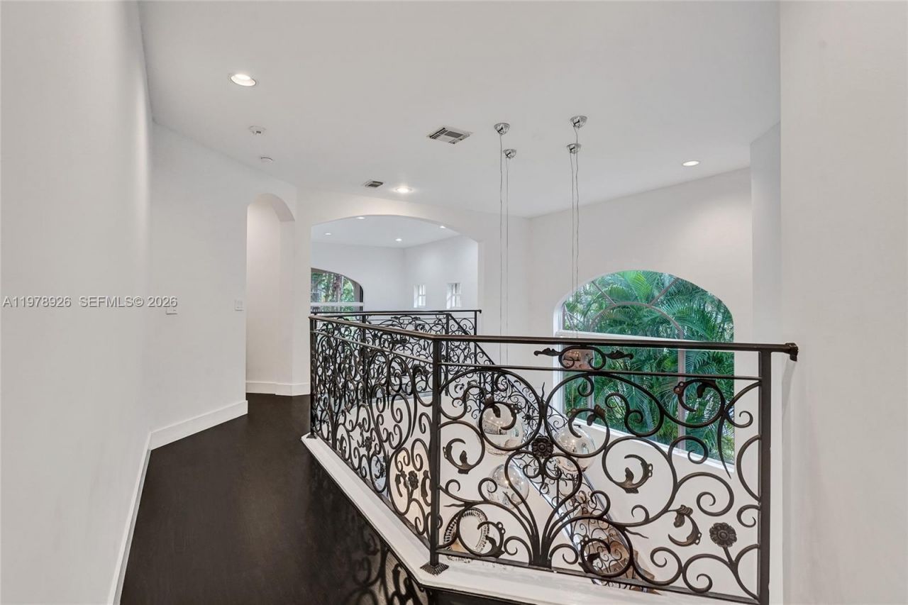 19413 38th Ct, Sunny Isles Beach, FL 33160 Photo