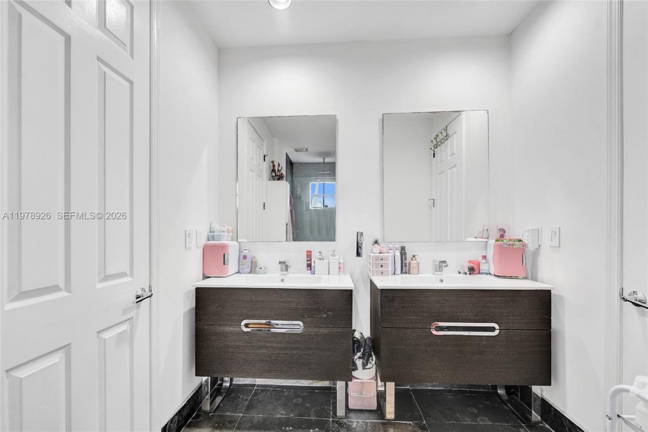 19413 38th Ct, Sunny Isles Beach, FL 33160 Photo