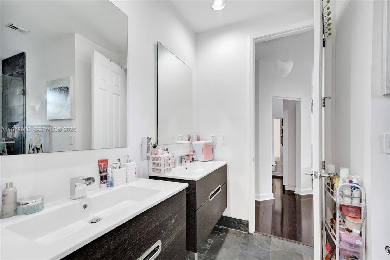 19413 38th Ct, Sunny Isles Beach, FL 33160 Photo