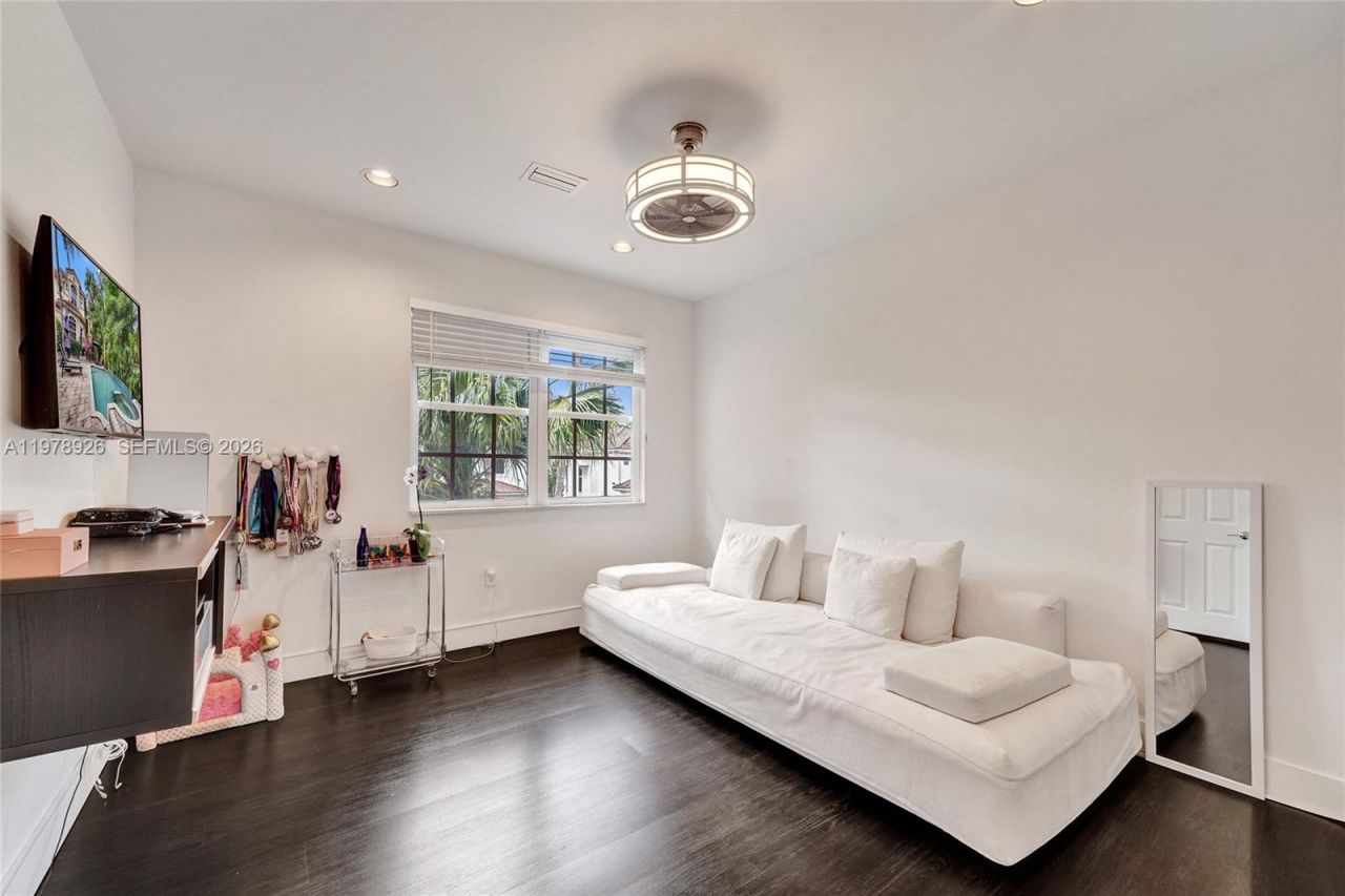 19413 38th Ct, Sunny Isles Beach, FL 33160 Photo