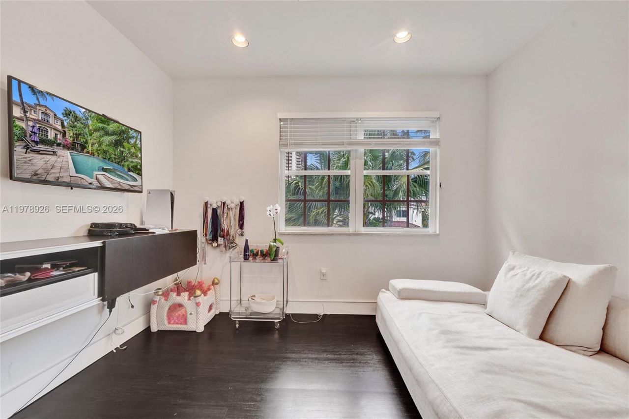 19413 38th Ct, Sunny Isles Beach, FL 33160 Photo