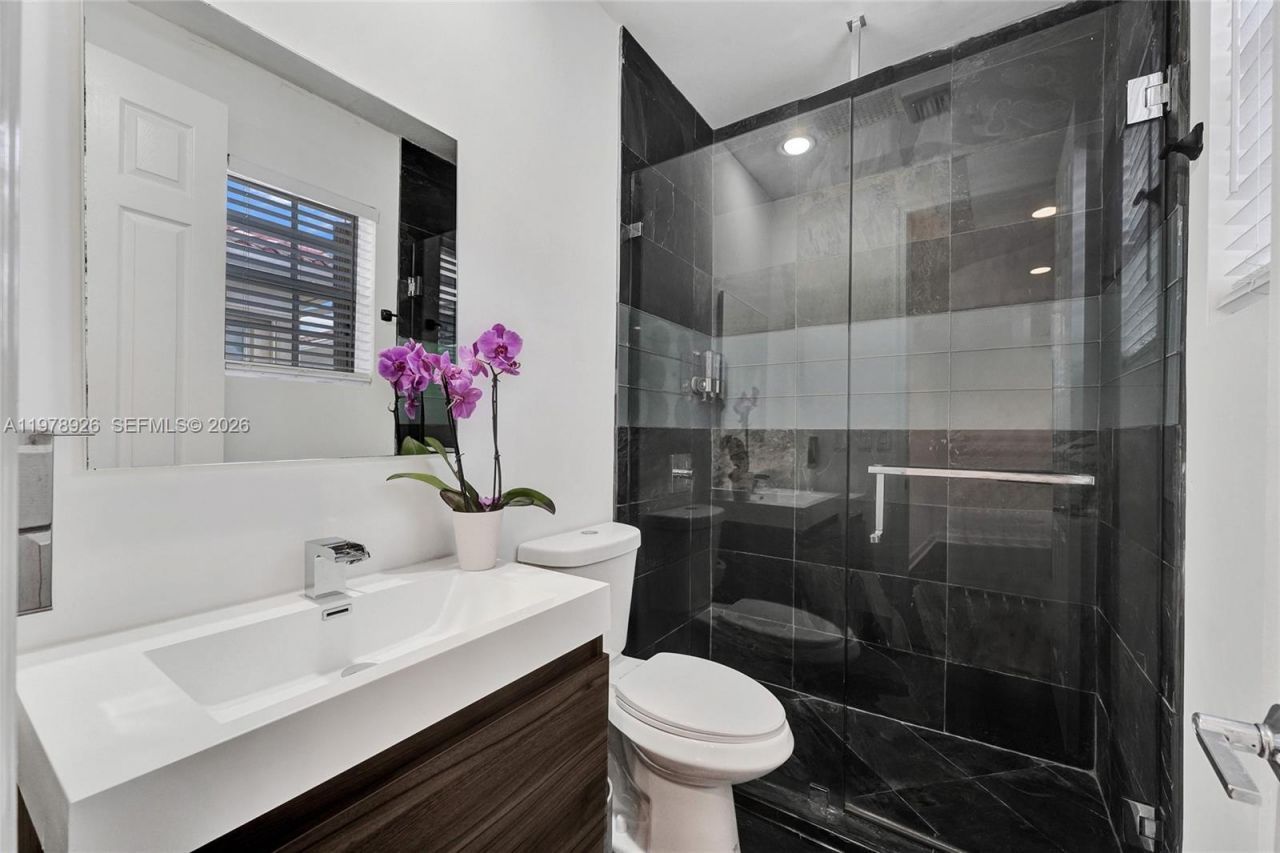 19413 38th Ct, Sunny Isles Beach, FL 33160 Photo