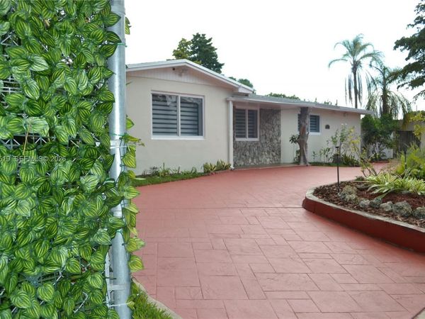 19901 SW 92nd Ave, Cutler Bay, FL 33157